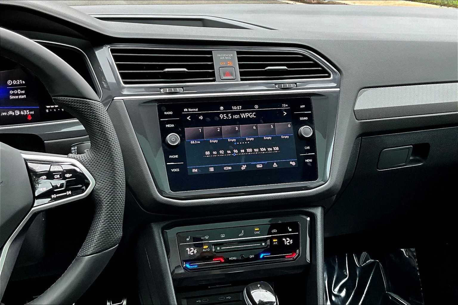 2024 Volkswagen Tiguan SE R-Line Black photo 5