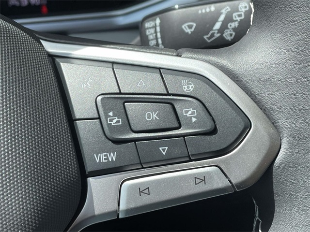 2025 Volkswagen Taos SE photo 27