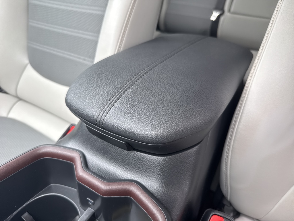 2023 Toyota RAV4 Hybrid Limited photo 36