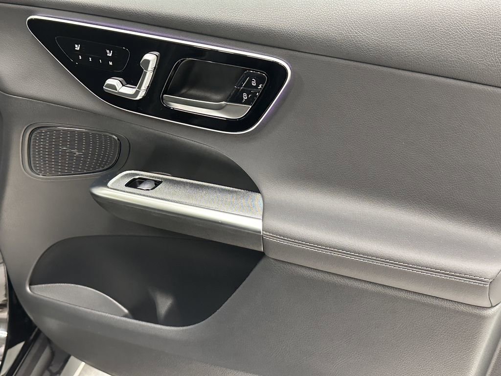 2026 Mercedes Benz GLC 300 photo 16