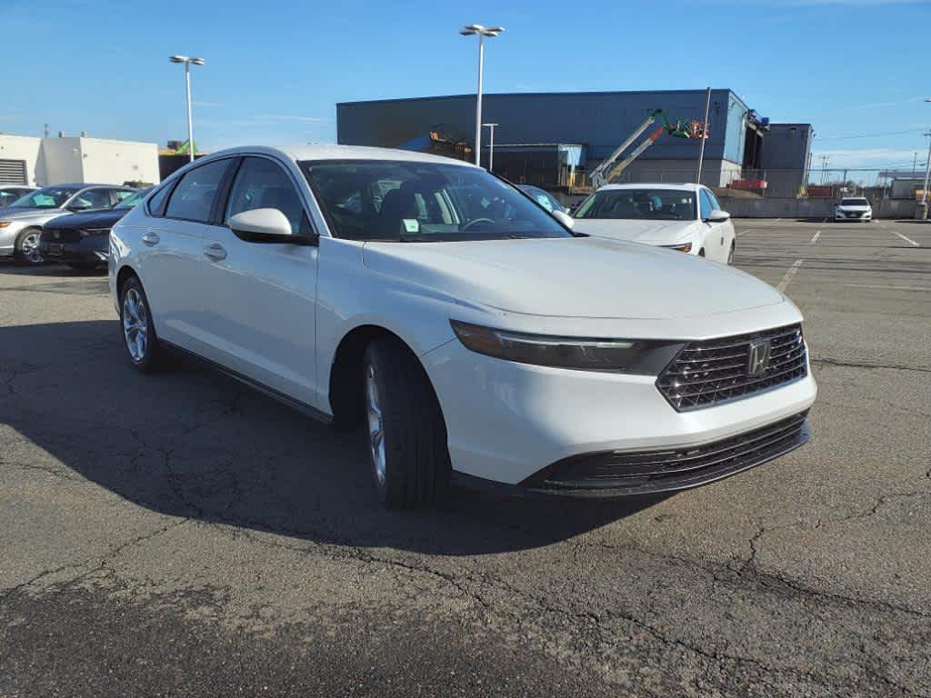 2025 Honda Accord LX photo 2