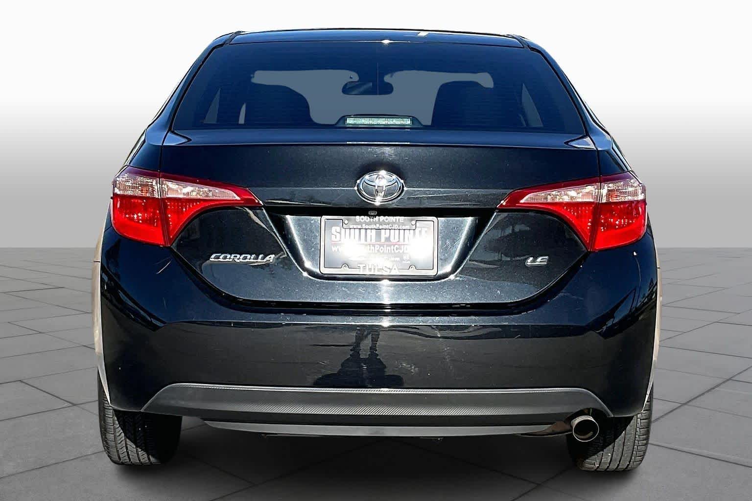 2017 Toyota Corolla LE photo 4