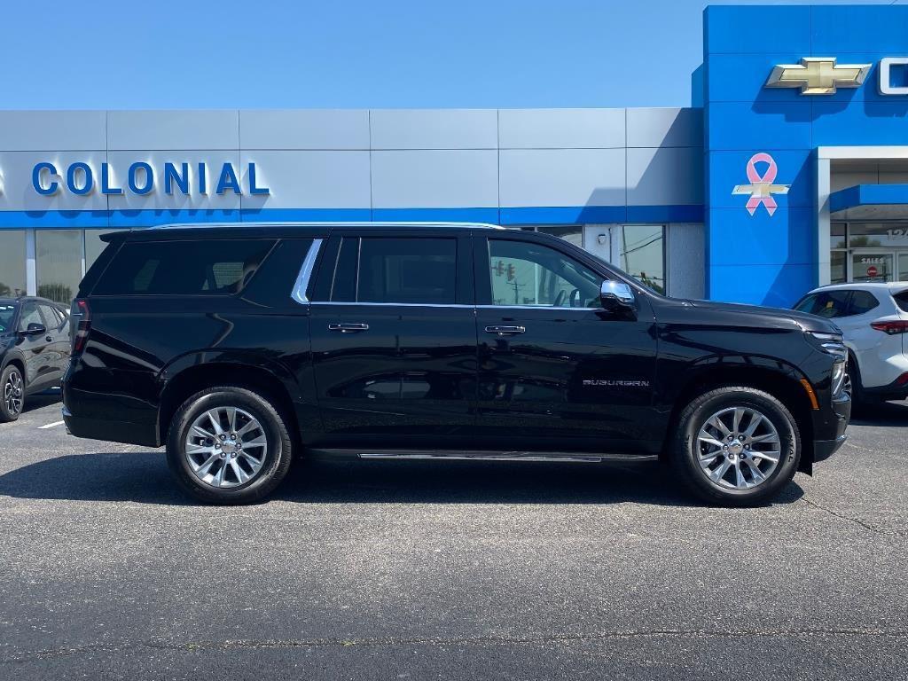 2025 Chevrolet Suburban Premier photo 2