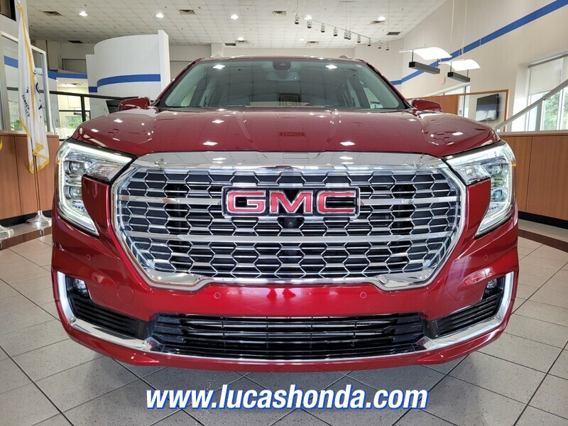 2023 Gmc Terrain Denali photo 2