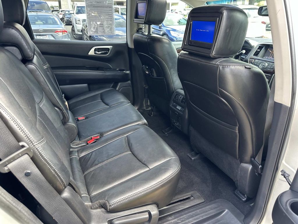 2014 Nissan Pathfinder Platinum photo 25