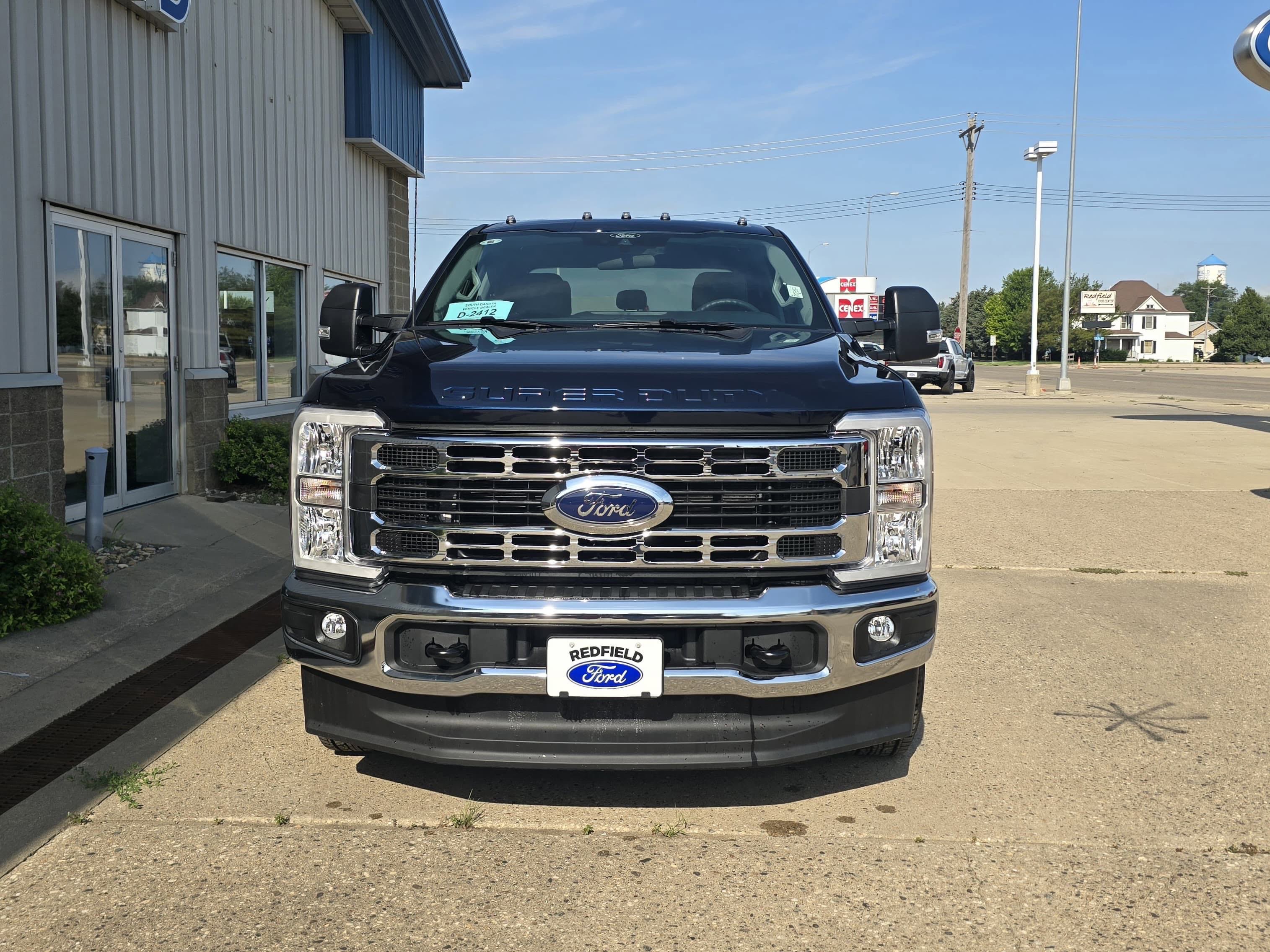 2025 Ford F-350 XLT photo 2