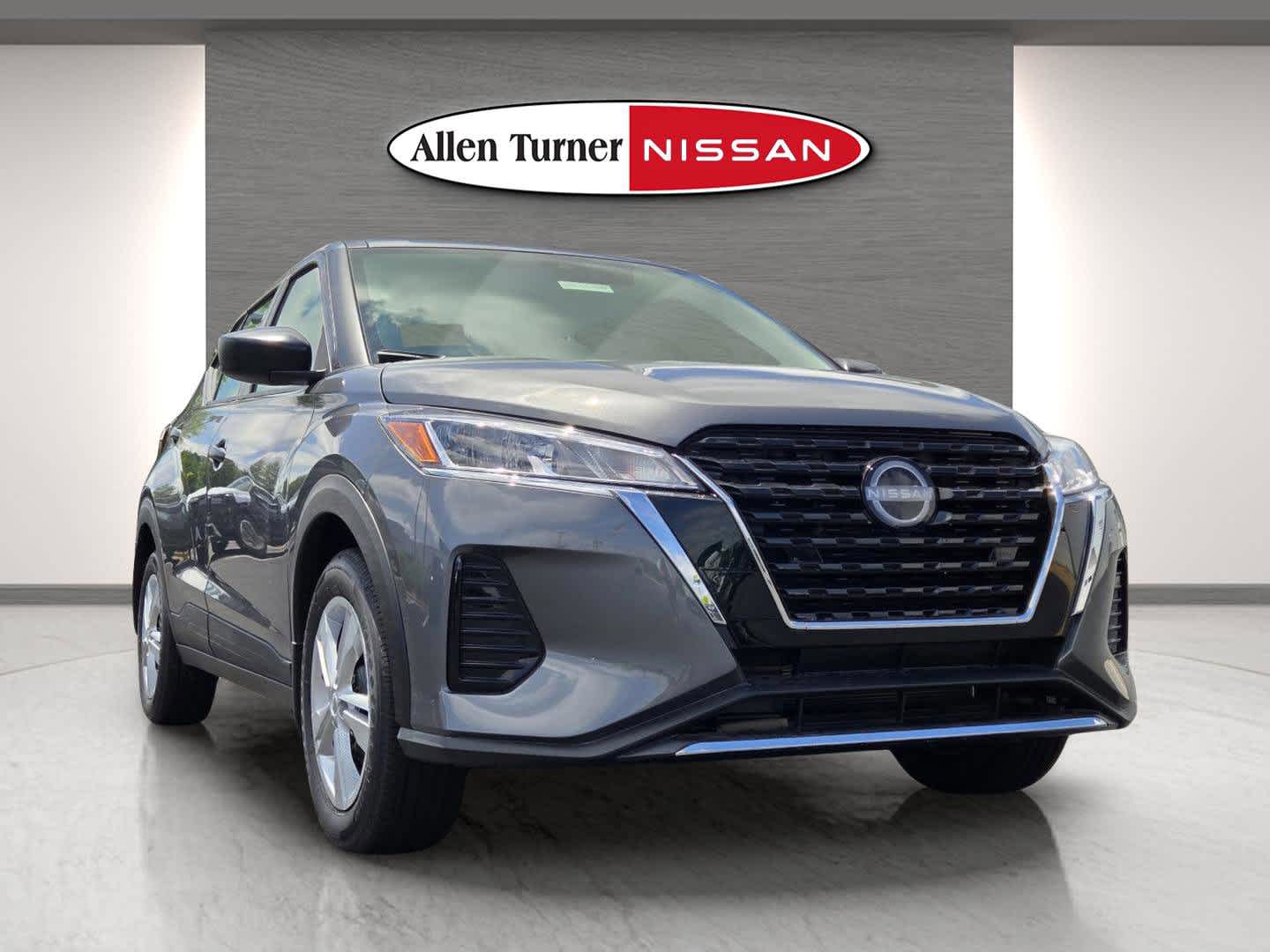2025 Nissan Kicks Play S photo 2