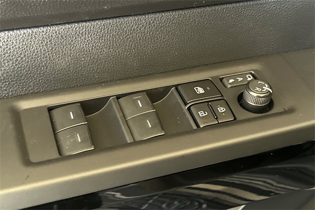 2025 Toyota Tundra SR5 CrewMax photo 12
