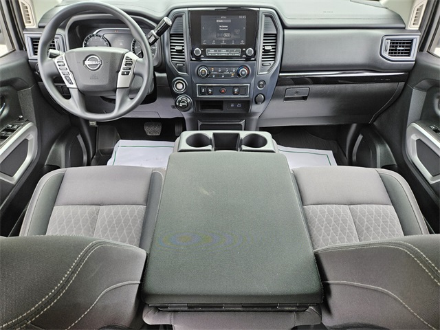 2023 Nissan Titan SV photo 11