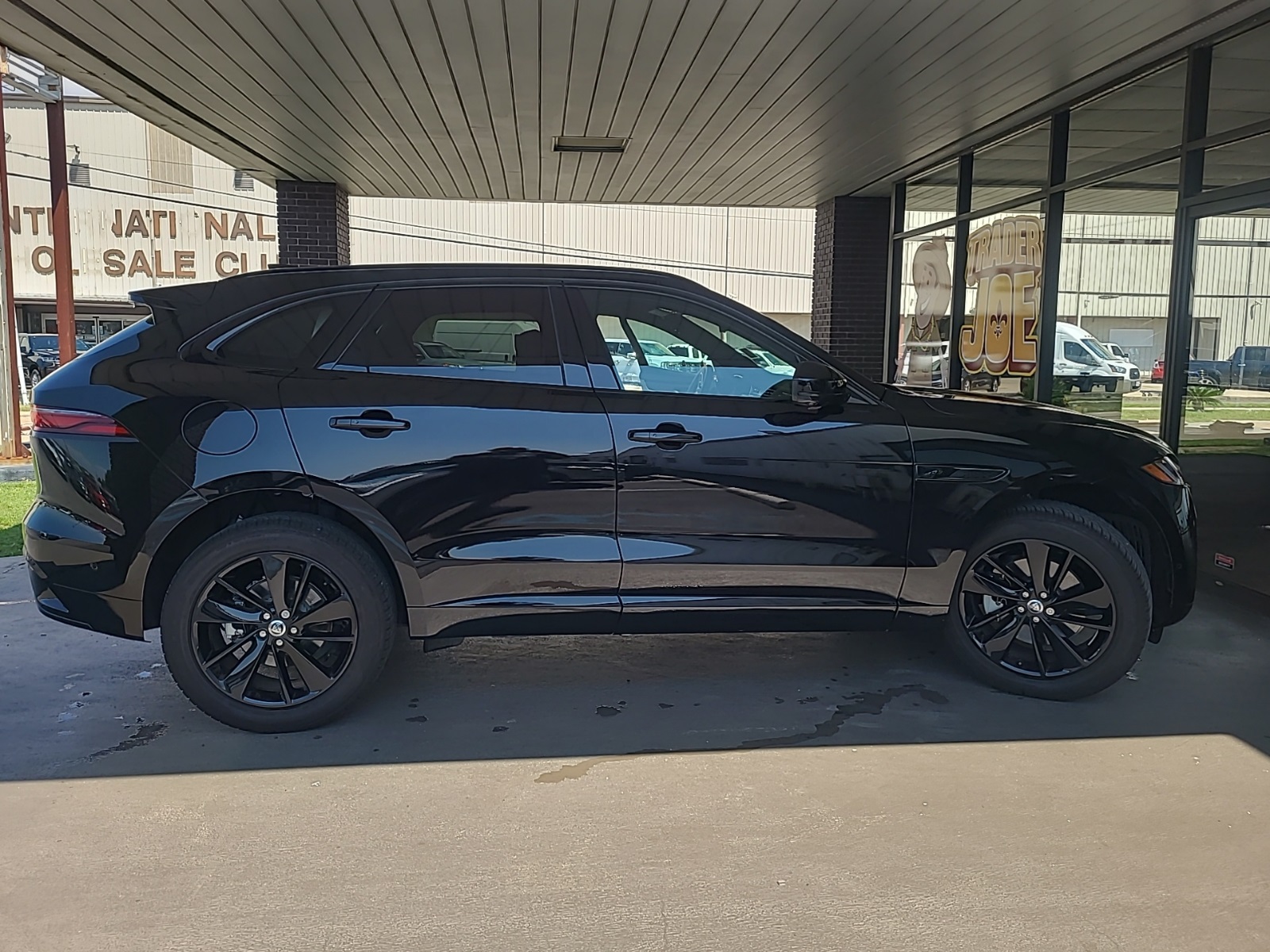 2024 Jaguar F-PACE P250 R-Dynamic S photo 7
