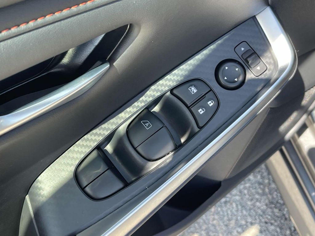 2025 Nissan Sentra SR photo 15