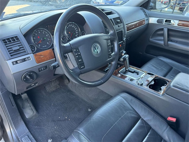 Used 2010 Volkswagen Touareg VR6 with VIN WVGBF7A91AD001550 for sale in Alexandria, VA