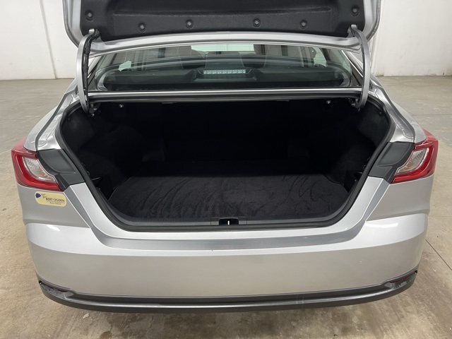 2025 Toyota Camry LE photo 17