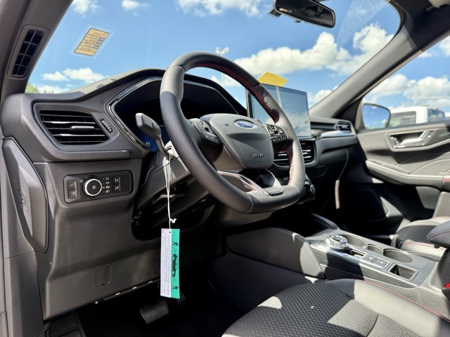 2025 Ford Escape Hybrid ST-Line Select photo 12