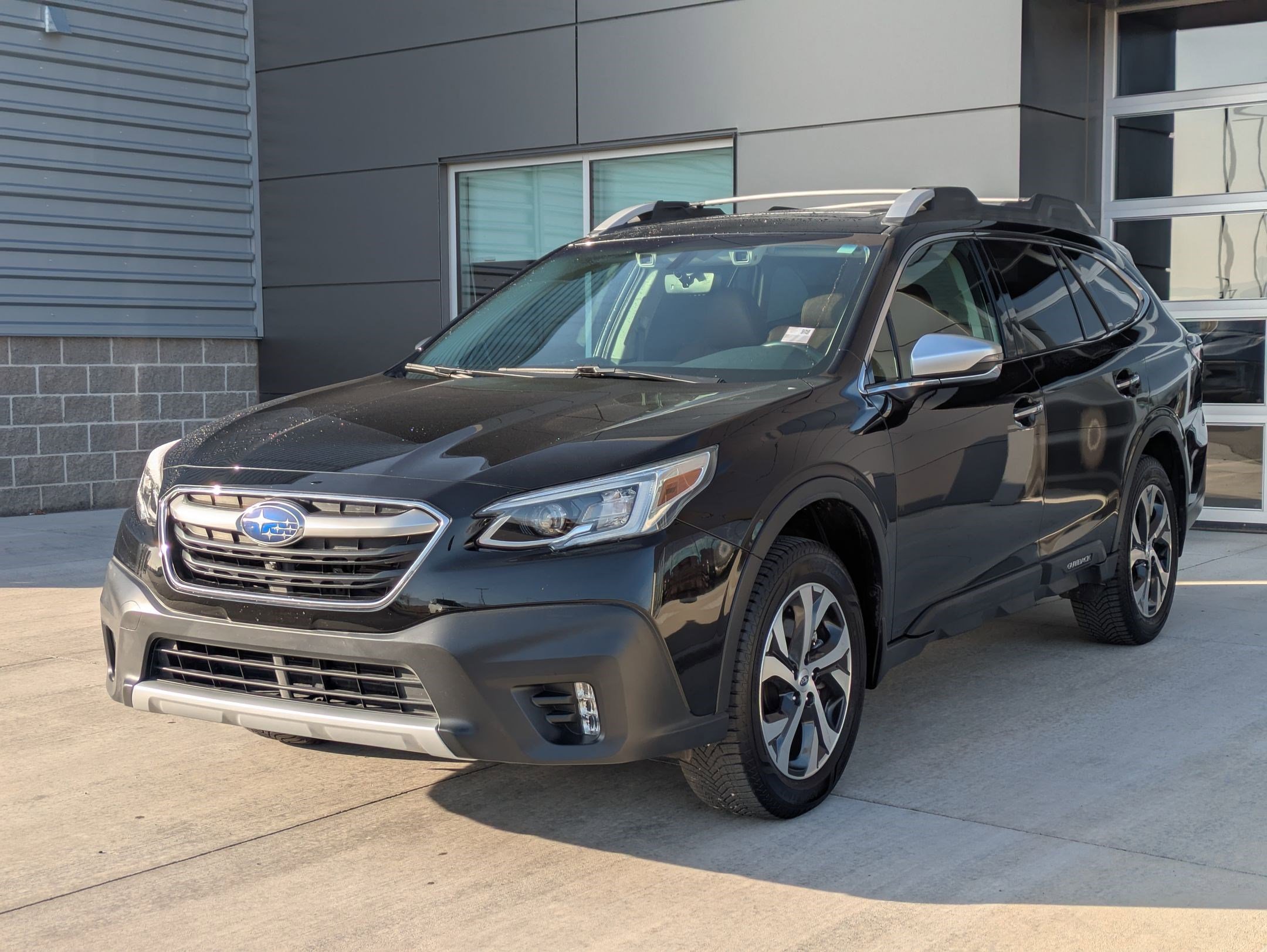2020 Subaru Outback Touring's photo