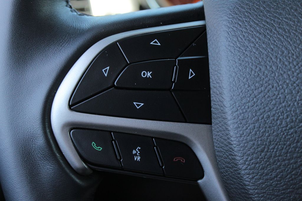 2022 Jeep Cherokee Laredo photo 24