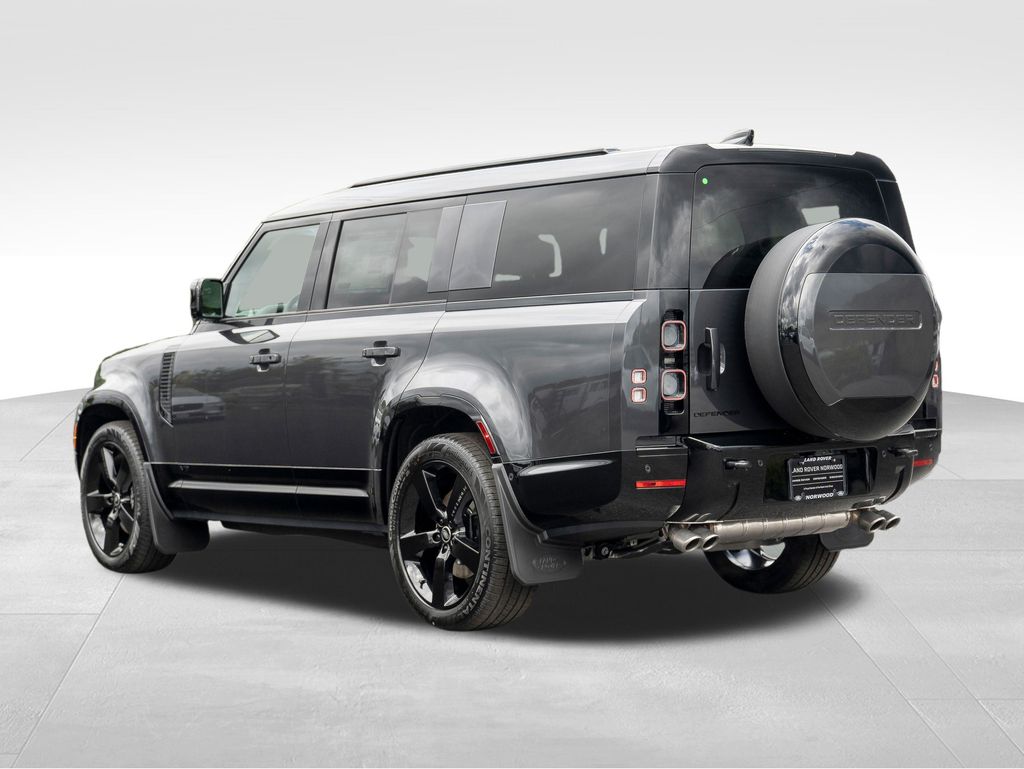 2025 Land Rover Defender 130 V8 photo 3