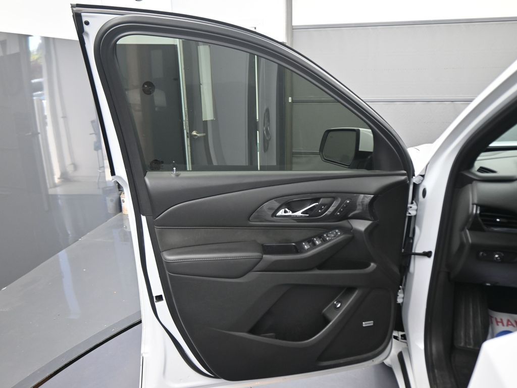 2023 Chevrolet Traverse High Country photo 33