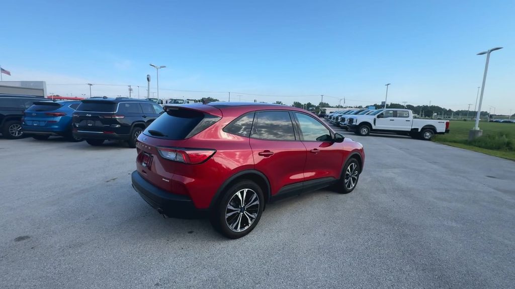 2022 Ford Escape SE photo 8