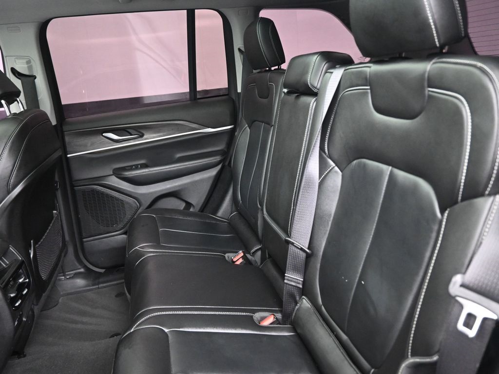 2025 Jeep Gladiator Sport photo 13