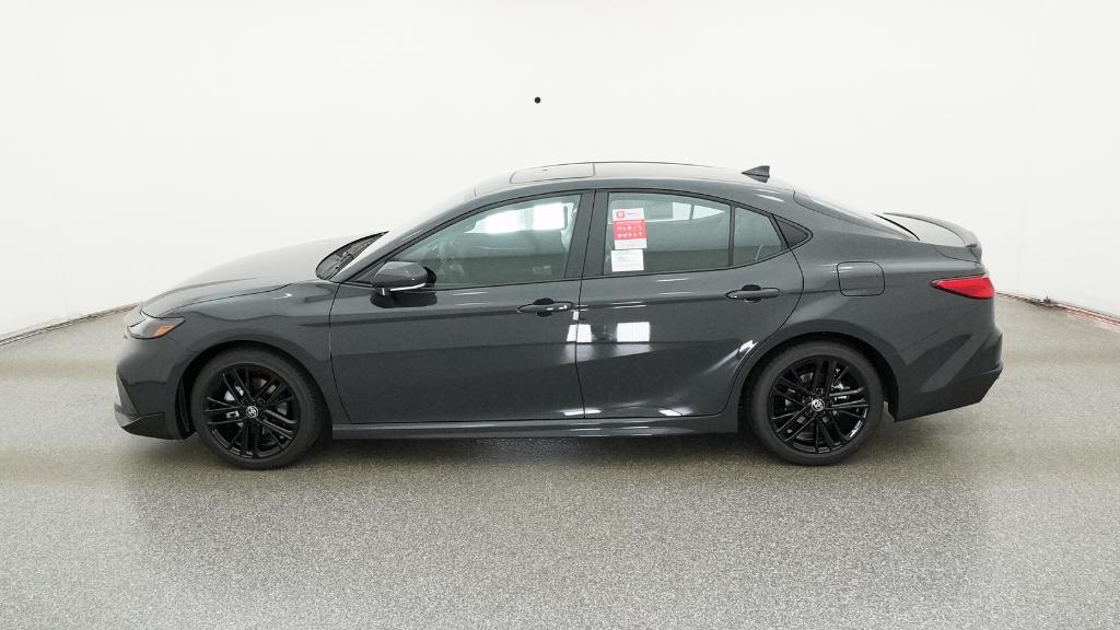 2025 Toyota Camry SE photo 8