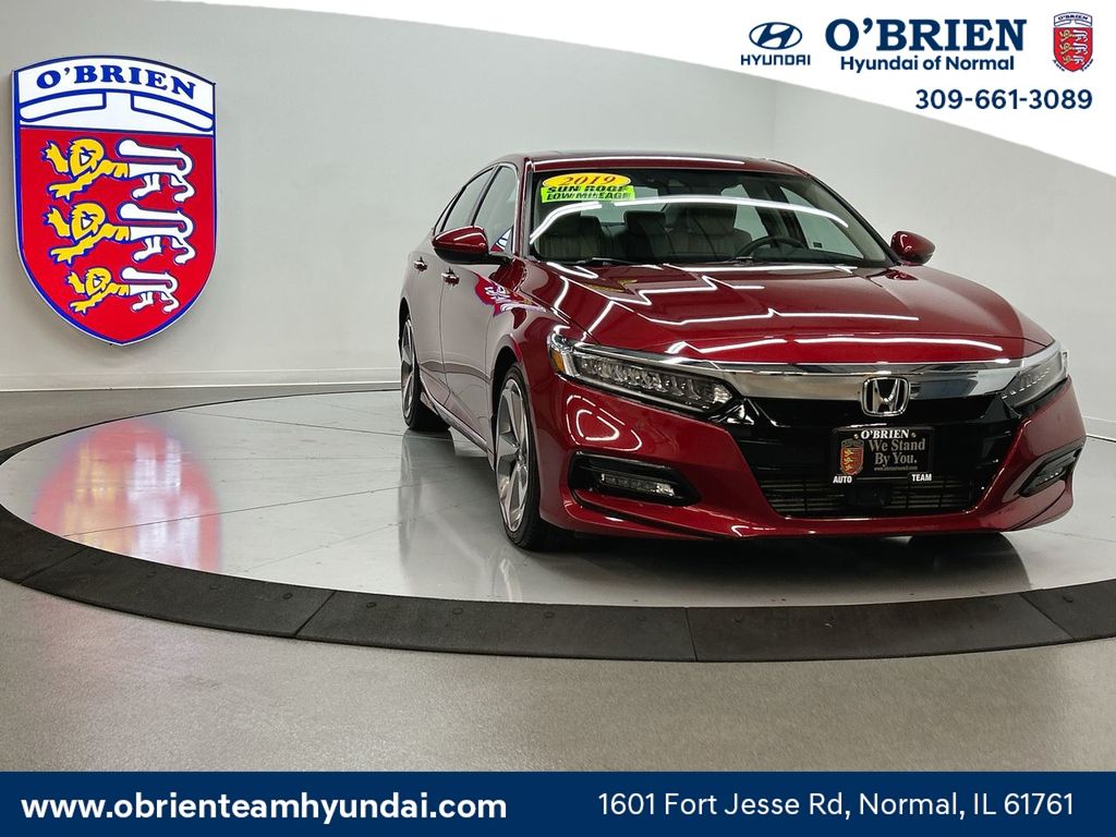 2019 Honda Accord Touring's photo