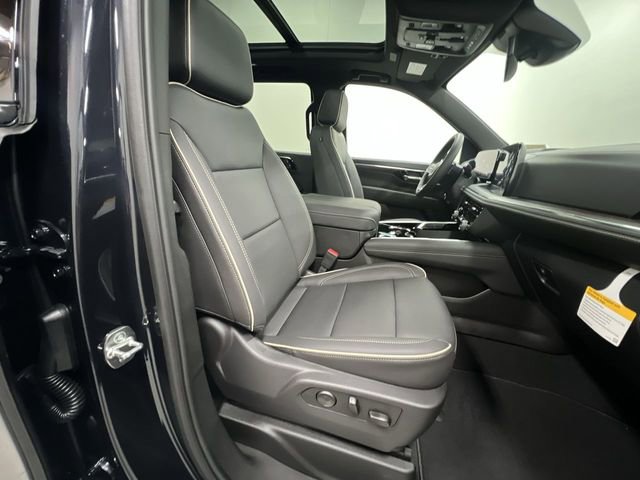 2025 Chevrolet Suburban Premier photo 27