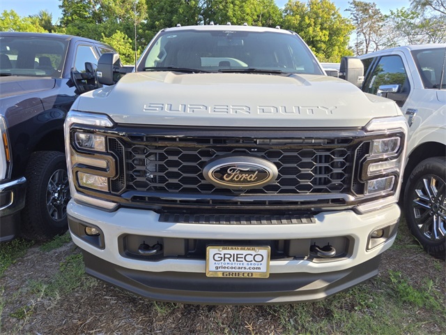2025 Ford F-250 XLT photo 3