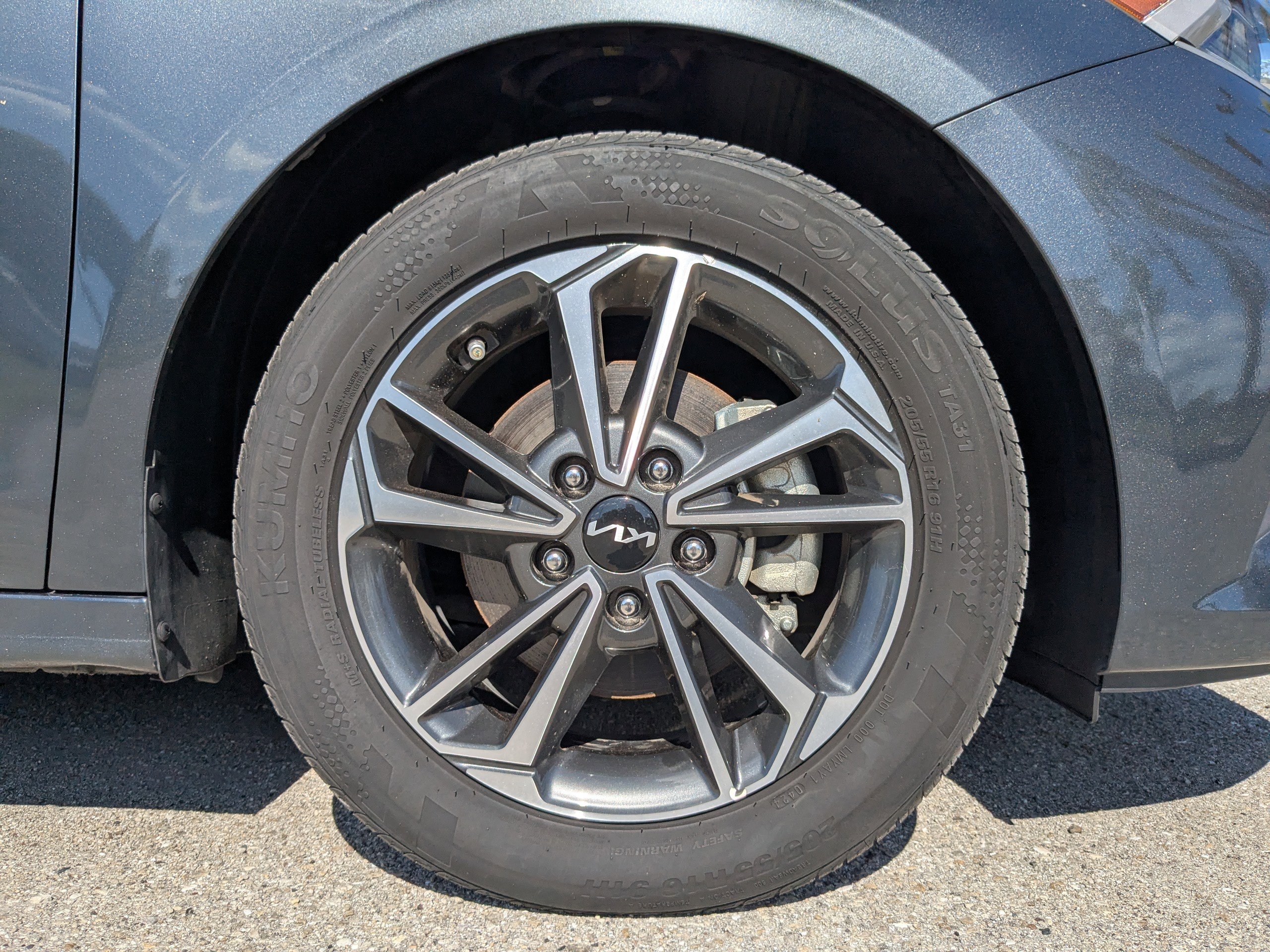 2024 Kia Forte LXS photo 8