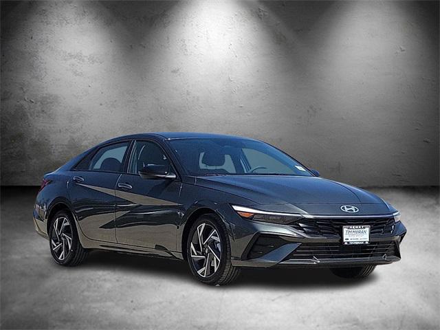 2025 Hyundai Elantra SEL Sport photo 3