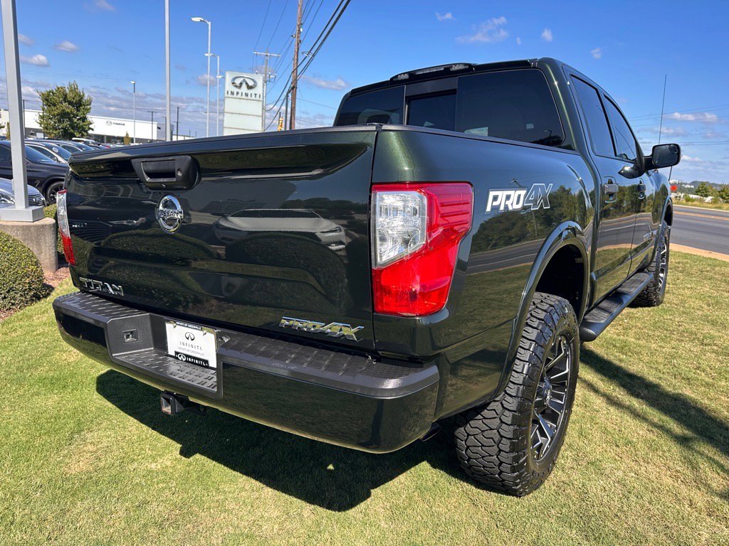 2019 Nissan Titan PRO-4X photo 3