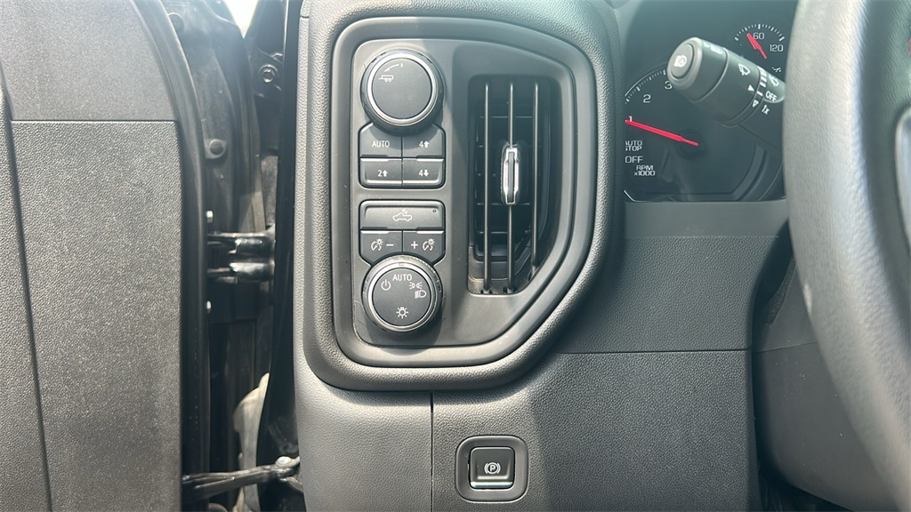 2022 Chevrolet Silverado 1500 Custom Trail Boss photo 13