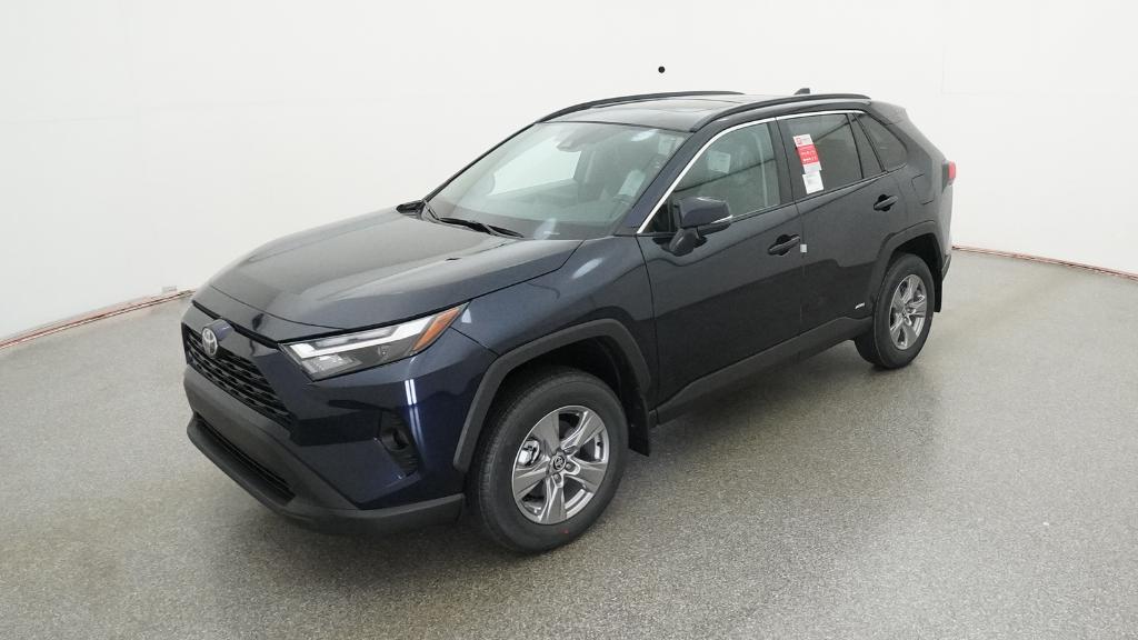 2025 Toyota RAV4 XLE's photo