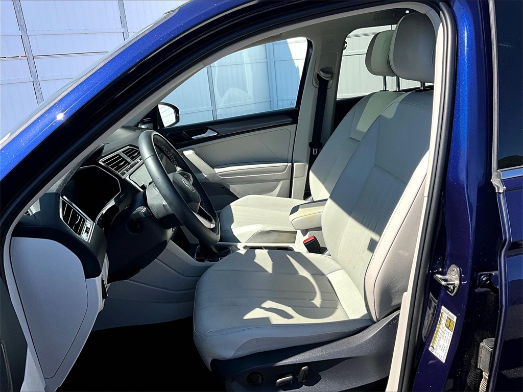 2022 Volkswagen Tiguan SE photo 9