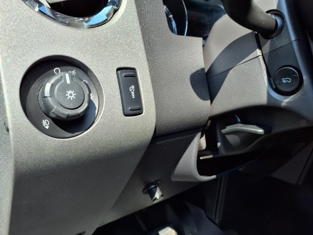 2011 Ford F-250 Lariat photo 14