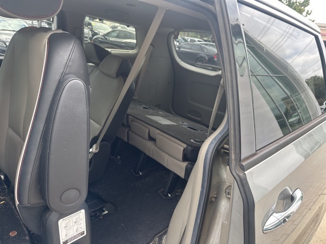 2021 Kia Sedona EX photo 18