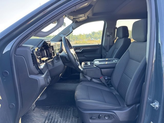 2025 Chevrolet Silverado 1500 LT photo 8
