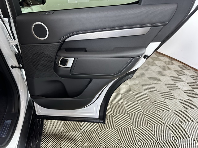 2025 Land Rover Discovery SE photo 20
