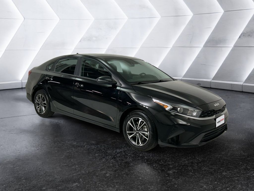 2024 Kia Forte LXS's photo