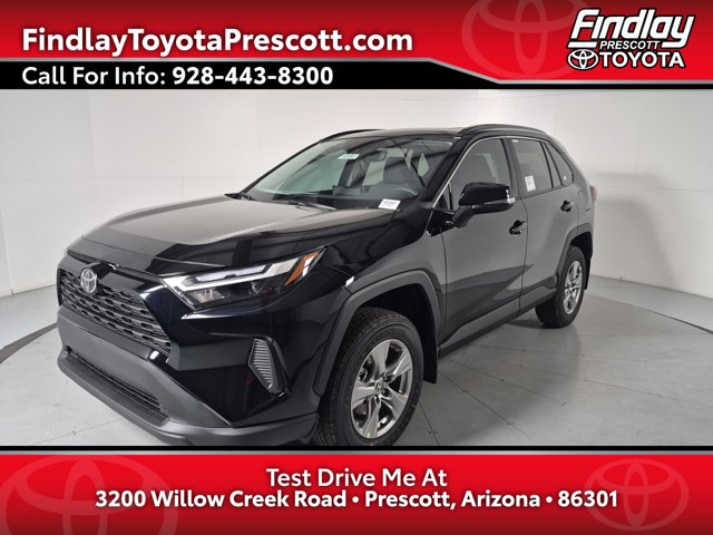 2025 Toyota RAV4 XLE's photo