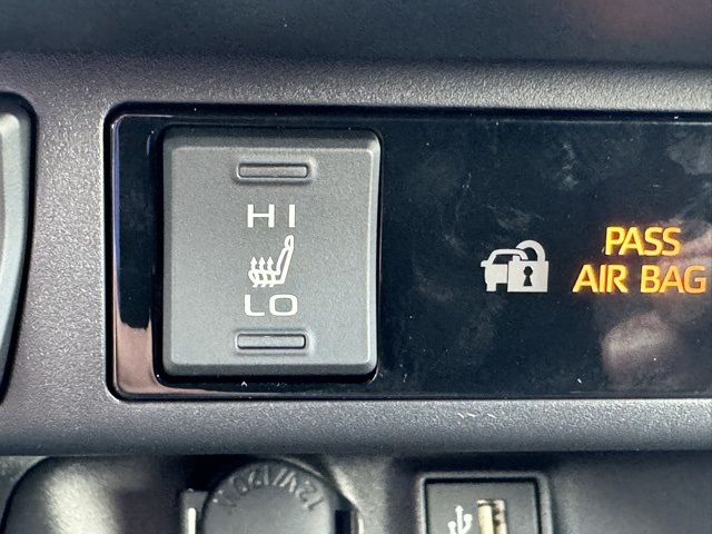 2025 Toyota RAV4 Hybrid XLE photo 22