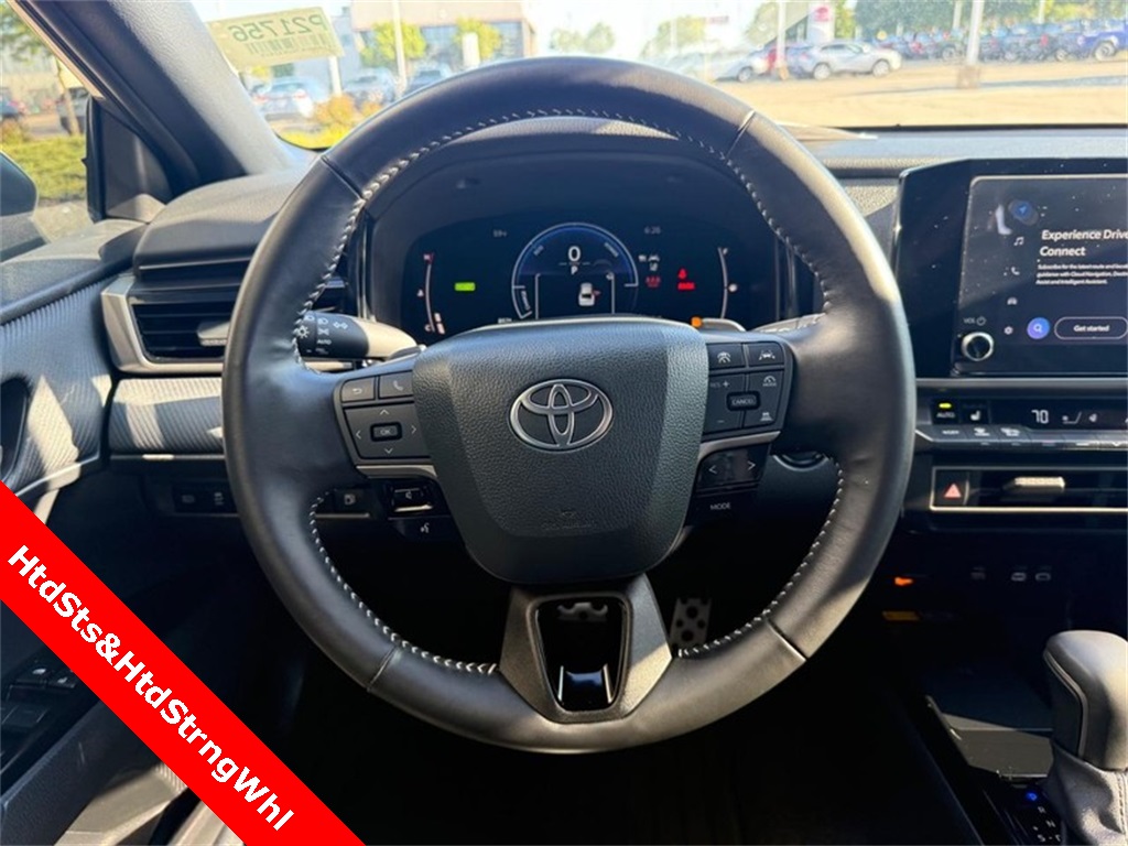 2025 Toyota Camry SE photo 12