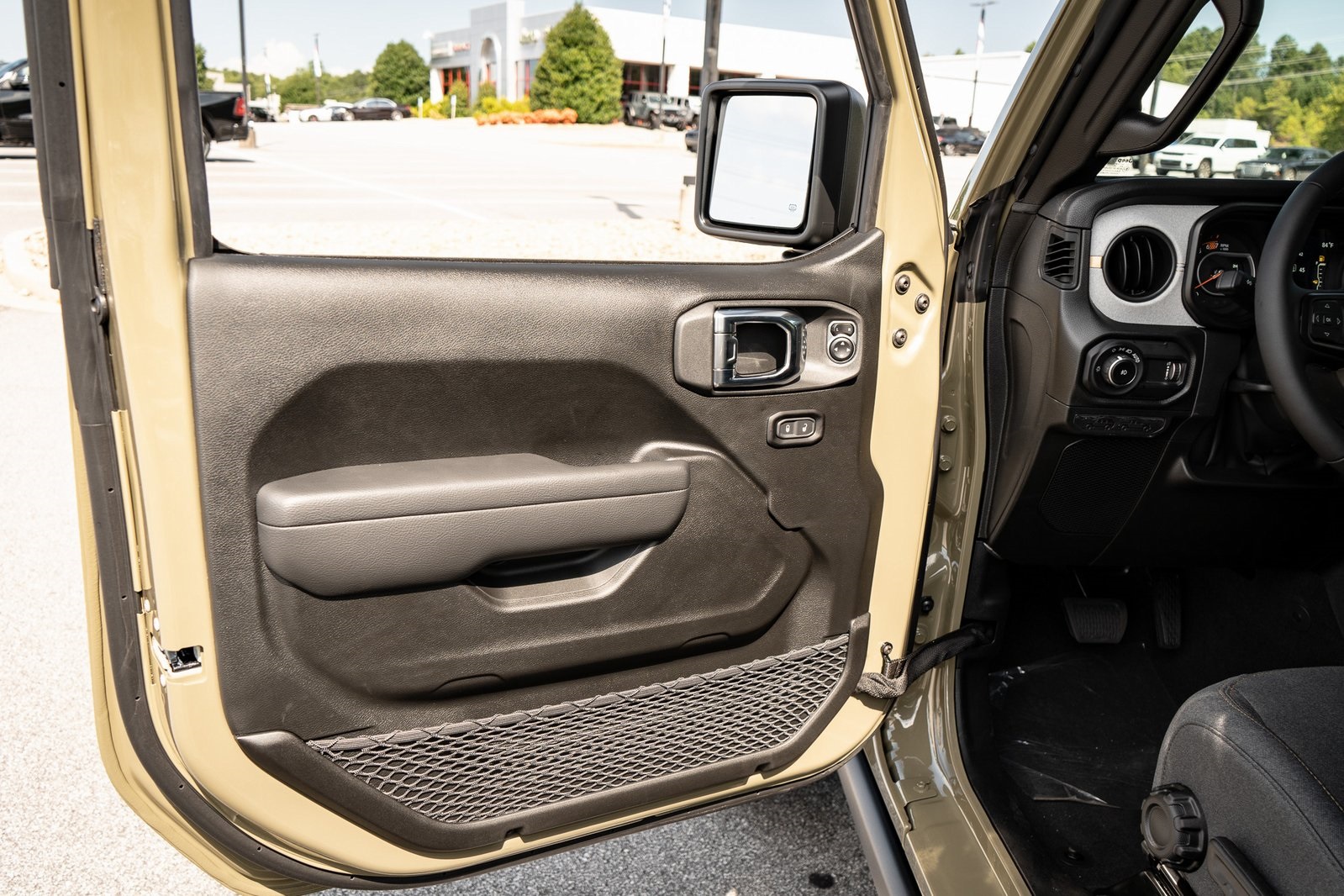 2025 Jeep Wrangler Willys photo 16