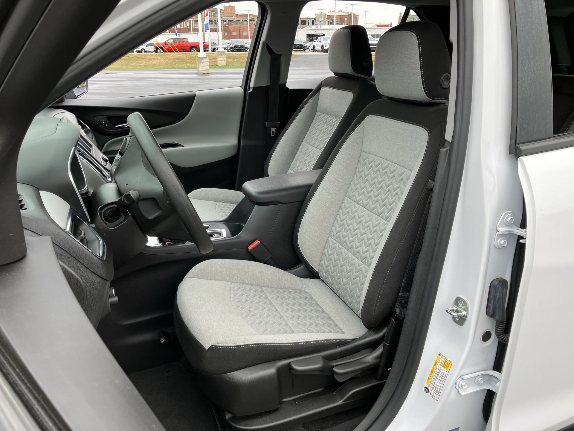 2024 Chevrolet Equinox LS photo 28