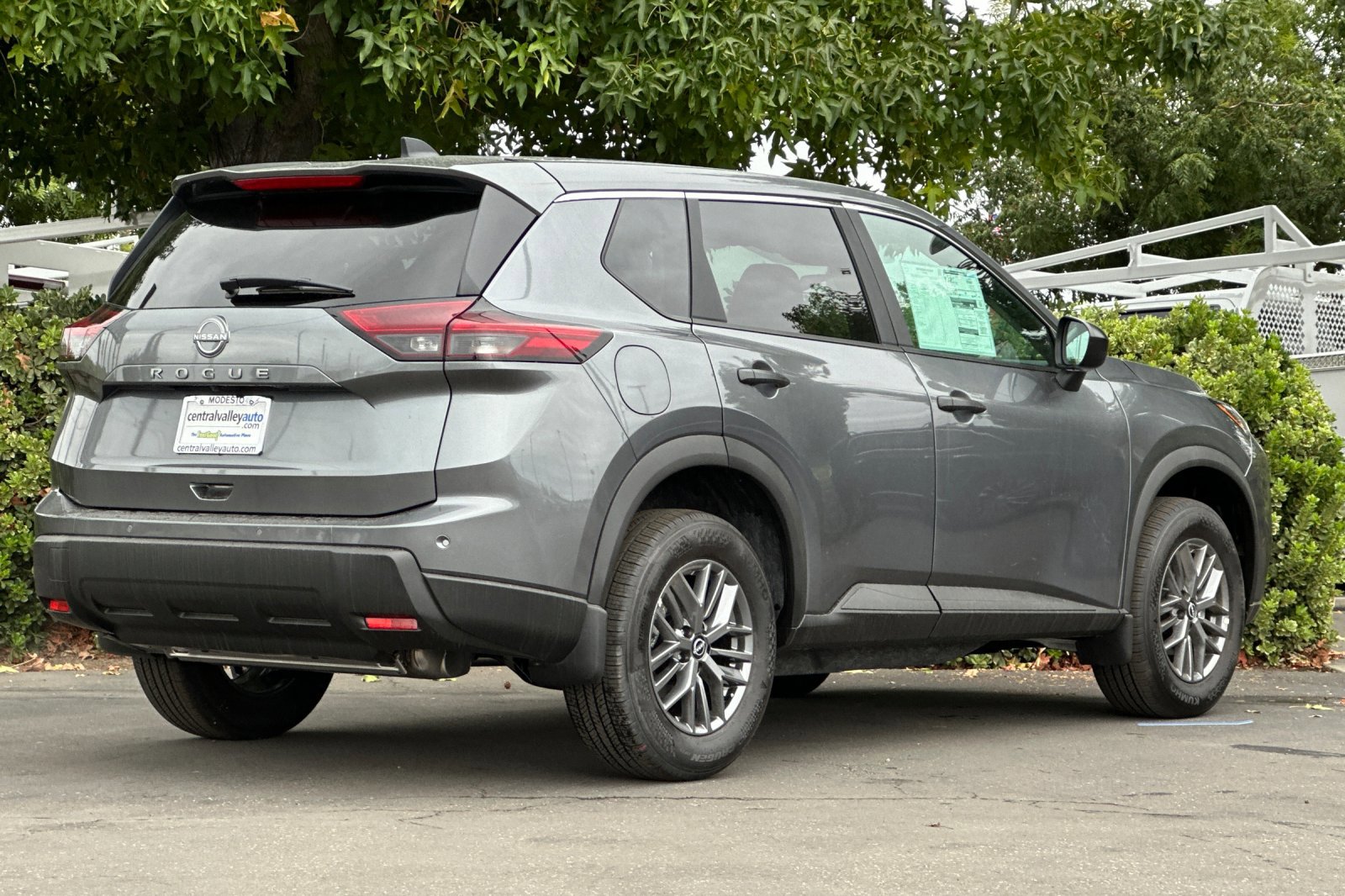 2026 Nissan Rogue S photo 4