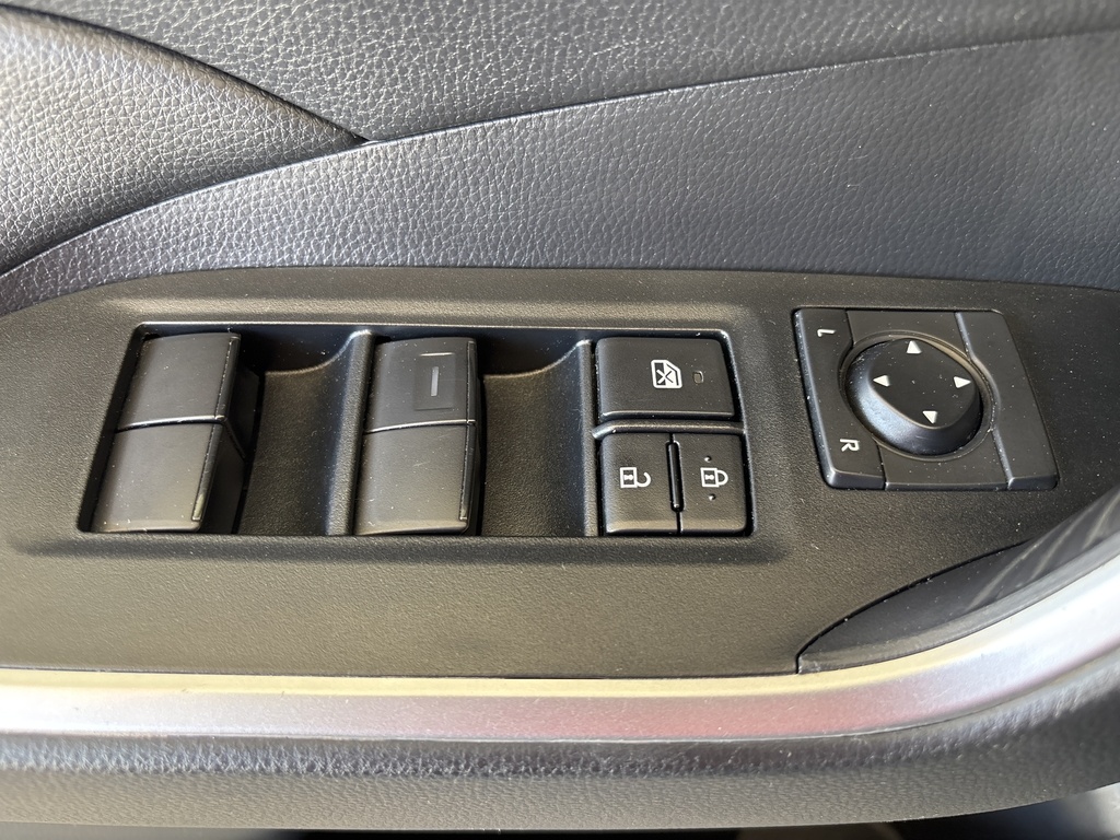 2022 Toyota RAV4 LE photo 15