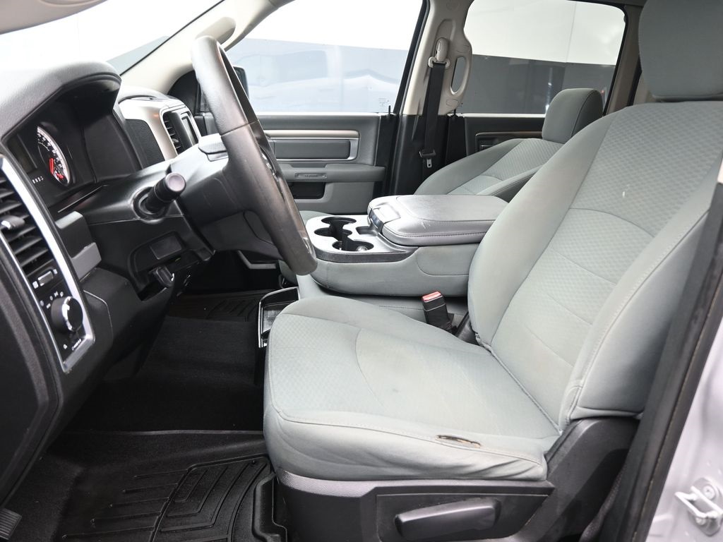 2018 Ram 1500 SLT photo 2