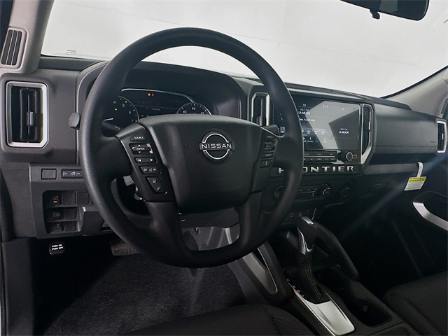 2025 Nissan Frontier SV photo 7