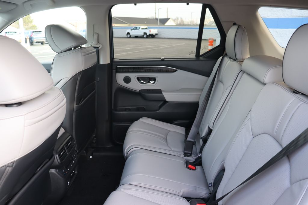 2025 Honda Pilot Elite photo 12