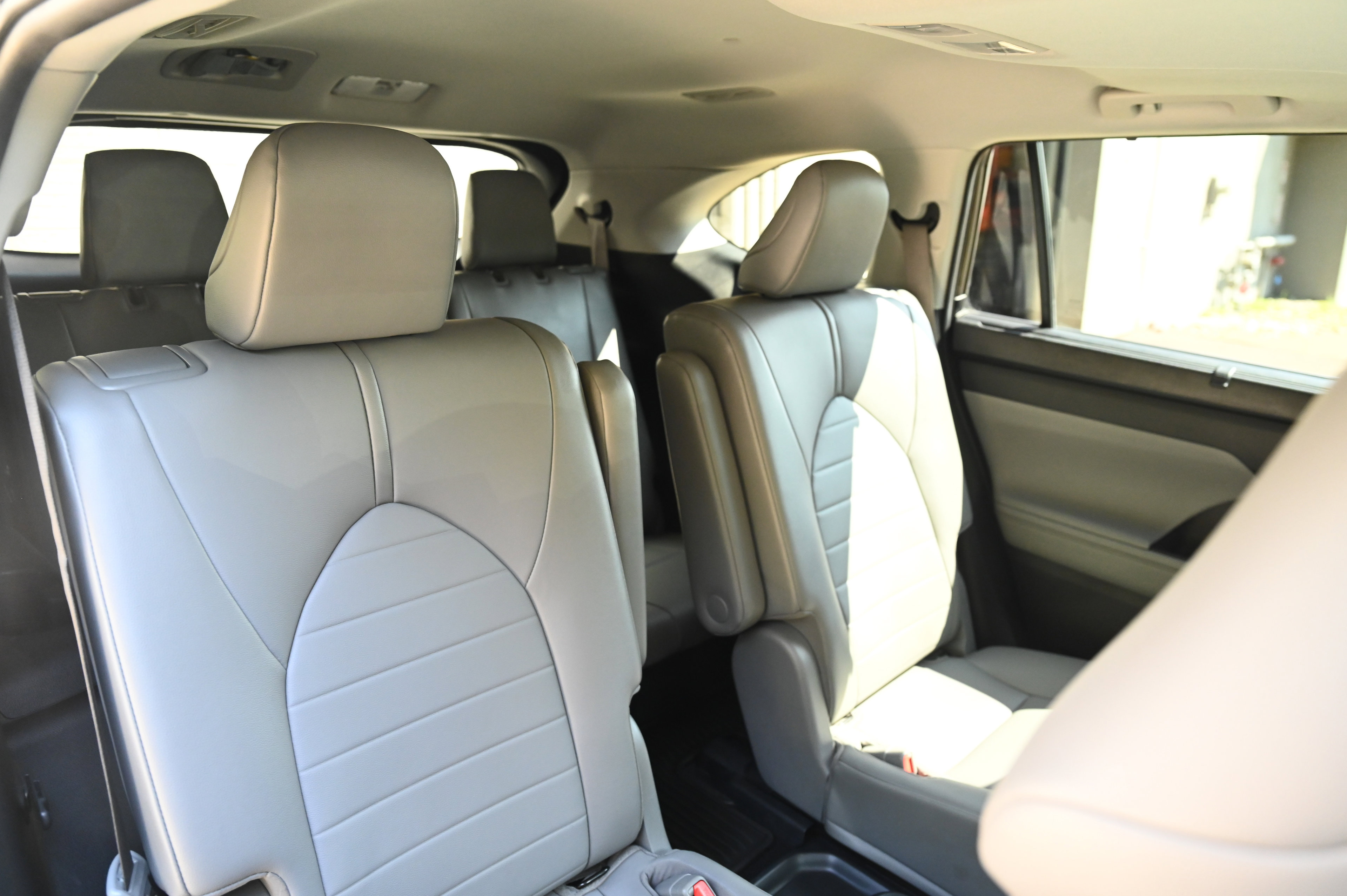 2021 Toyota Highlander XLE photo 32